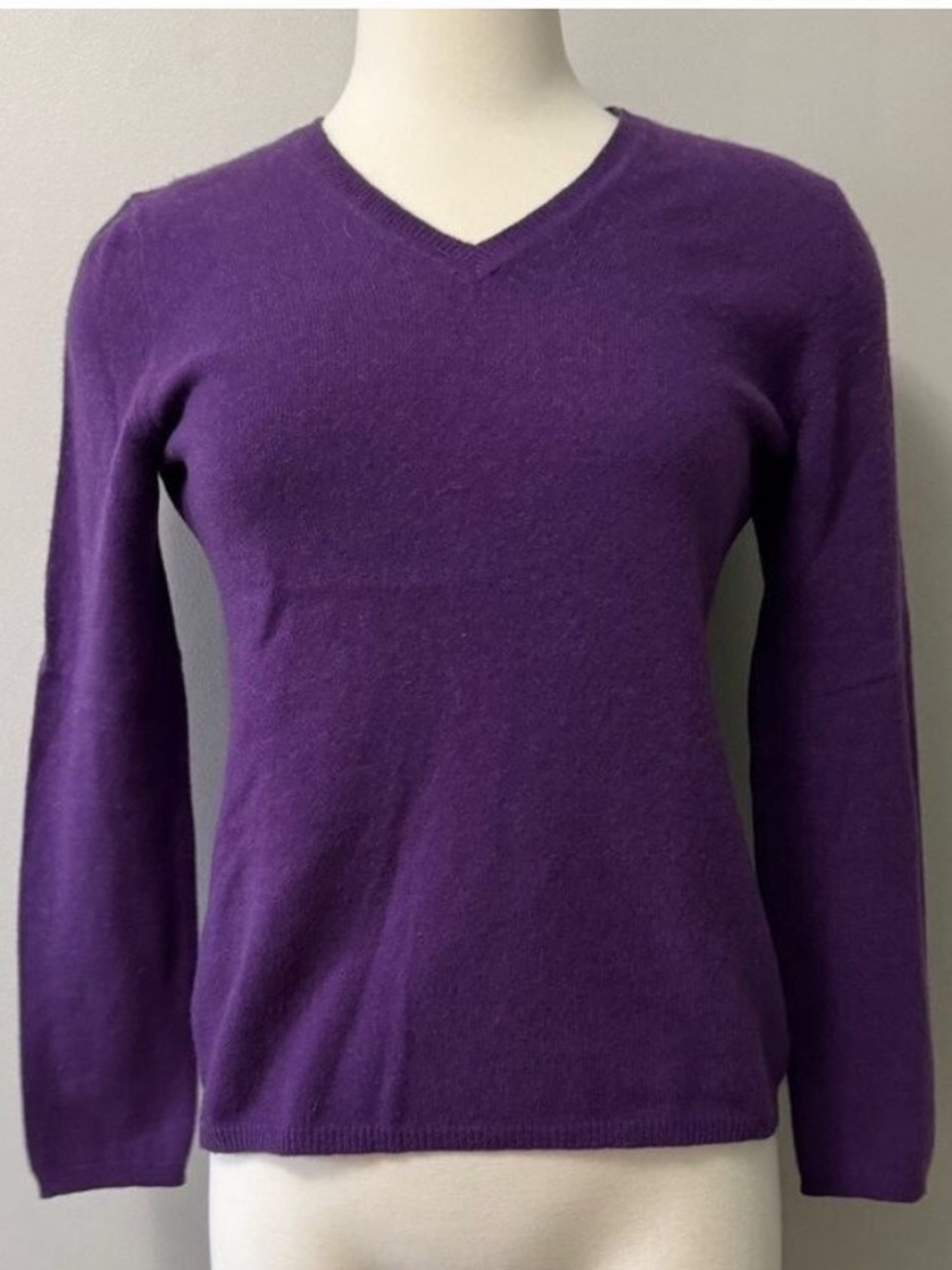Lord & Taylor Cashmere Sweater Deep Purple V-Neck Small